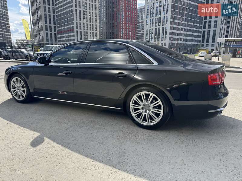 Седан Audi A8 2013 в Києві