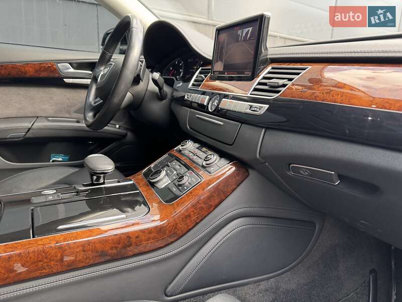 Седан Audi A8 2013 в Києві