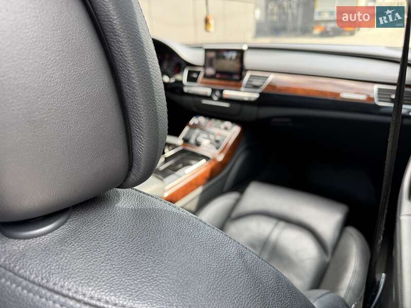 Седан Audi A8 2013 в Києві