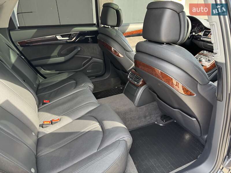 Седан Audi A8 2013 в Києві