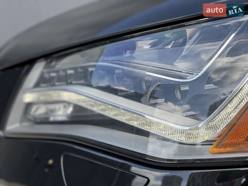 Седан Audi A8 2013 в Києві