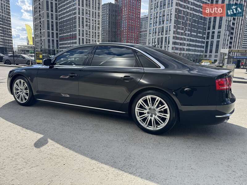 Седан Audi A8 2013 в Києві