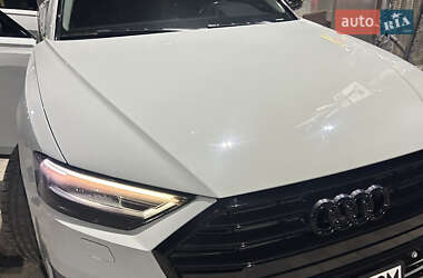 Седан Audi A8 2018 в 