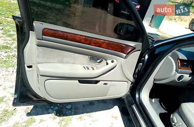 Седан Audi A8 2005 в 