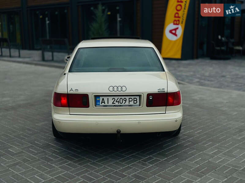 Седан Audi A8 1998 в 