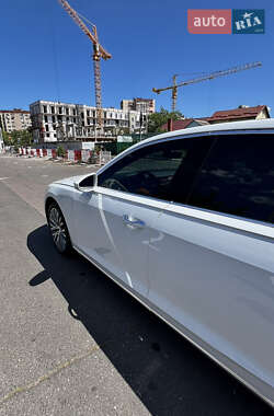 Седан Audi A8 2019 в 