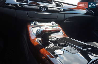 Седан Audi A8 2013 в 