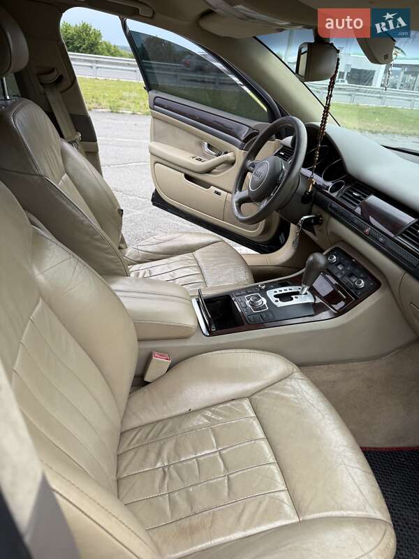 Audi A8 2004