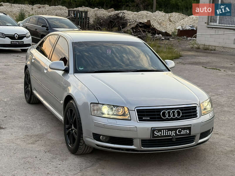 Седан Audi A8 2004 в Рівному