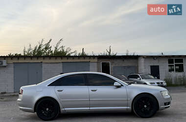 Седан Audi A8 2004 в 
