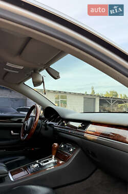 Седан Audi A8 2004 в 