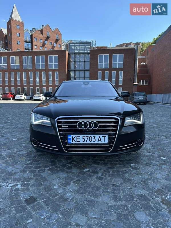 Седан Audi A8 2013 в 