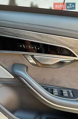 Седан Audi A8 2018 в 