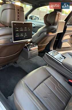 Седан Audi A8 2018 в 