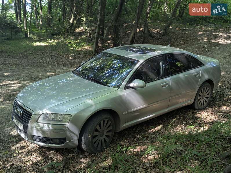 Седан Audi A8 2007 в Самборі