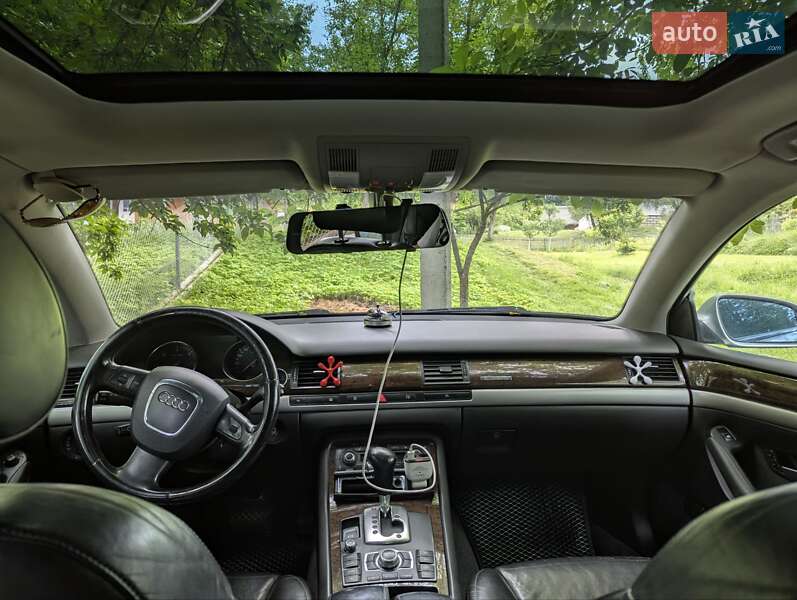 Седан Audi A8 2007 в Самборі