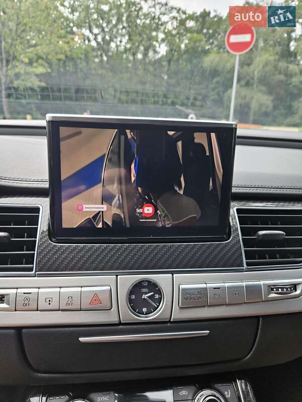 Седан Audi A8 2012 в Харкові