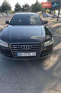 Седан Audi A8 2017 в 