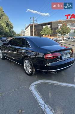 Седан Audi A8 2017 в 