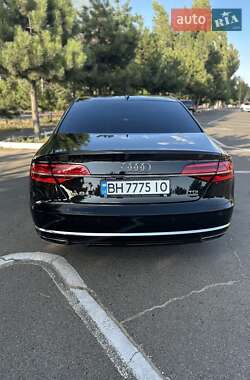 Седан Audi A8 2017 в 