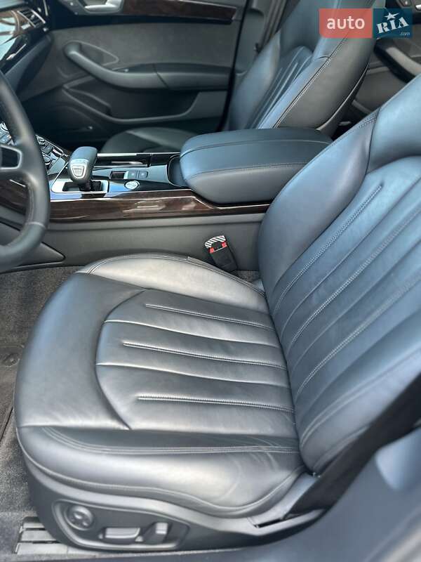 Седан Audi A8 2017 в Одессе