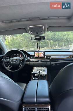 Седан Audi A8 2017 в 