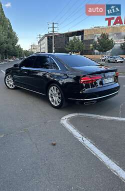 Седан Audi A8 2017 в 