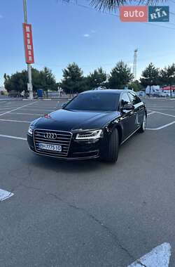 Седан Audi A8 2017 в 
