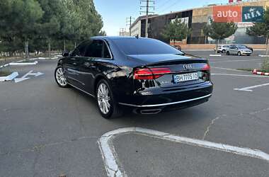 Седан Audi A8 2017 в 
