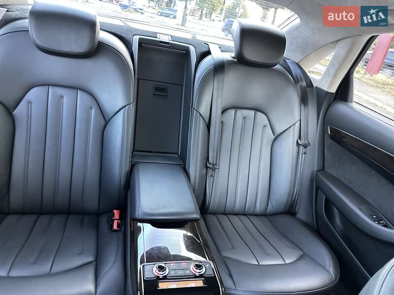 Седан Audi A8 2017 в Одессе