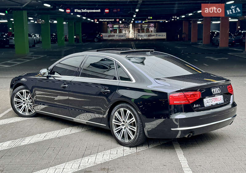 Седан Audi A8 2012 в Києві