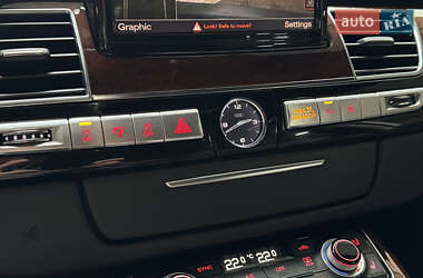 Седан Audi A8 2012 в 