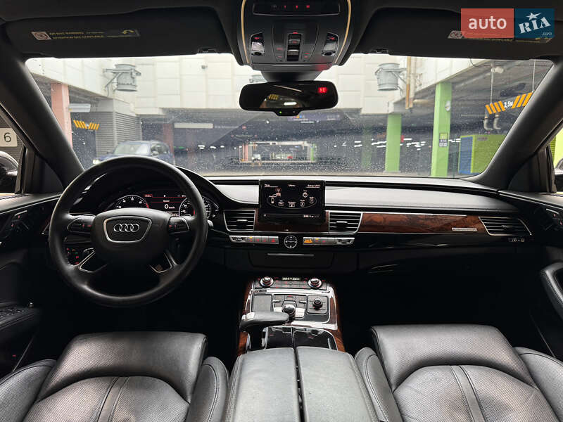 Седан Audi A8 2012 в Києві