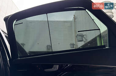 Седан Audi A8 2012 в 