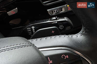Седан Audi A8 2012 в 
