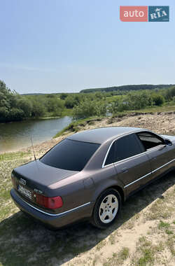 Седан Audi A8 2000 в 