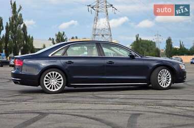 Седан Audi A8 2013 в 