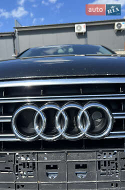 Седан Audi A8 2010 в 