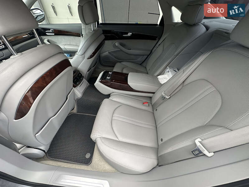 Седан Audi A8 2013 в Киеве