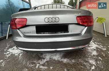 Седан Audi A8 2013 в 