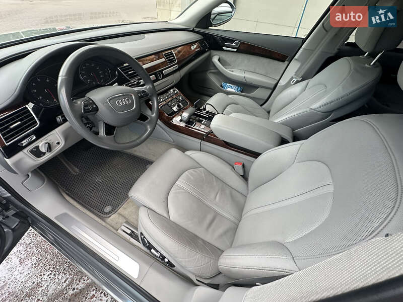 Седан Audi A8 2013 в Киеве