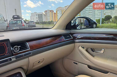 Седан Audi A8 2005 в 