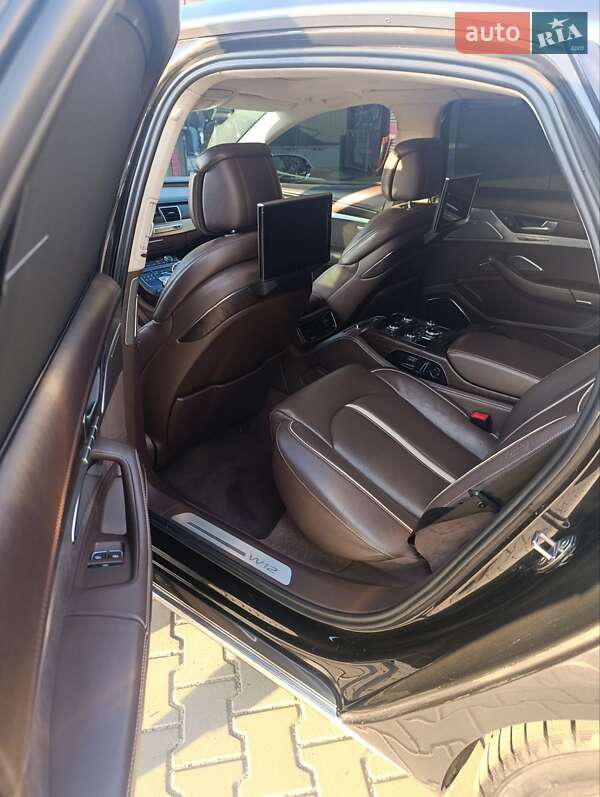 Седан Audi A8 2012 в Львове