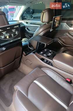 Седан Audi A8 2012 в 