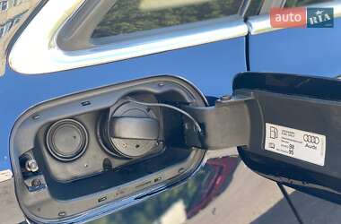 Седан Audi A8 2010 в 