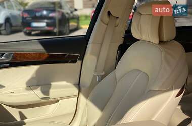 Седан Audi A8 2010 в 