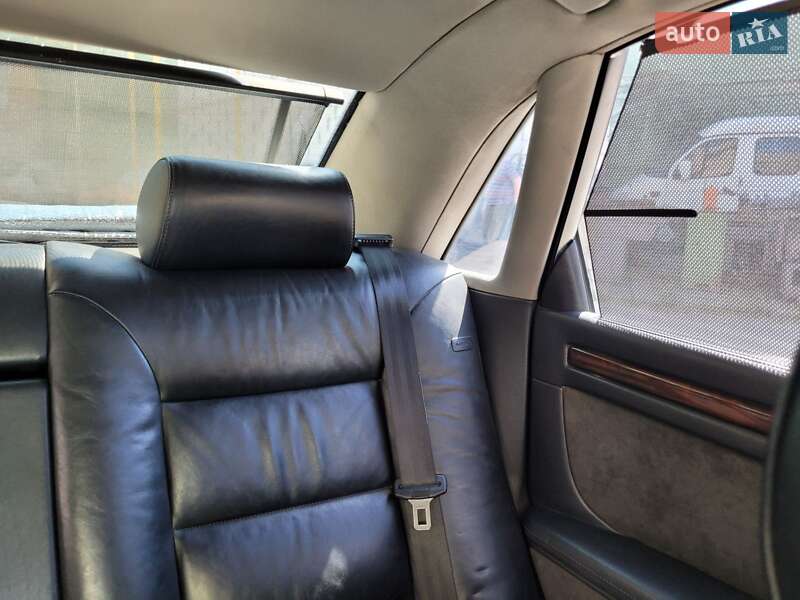 Седан Audi A8 2001 в Днепре