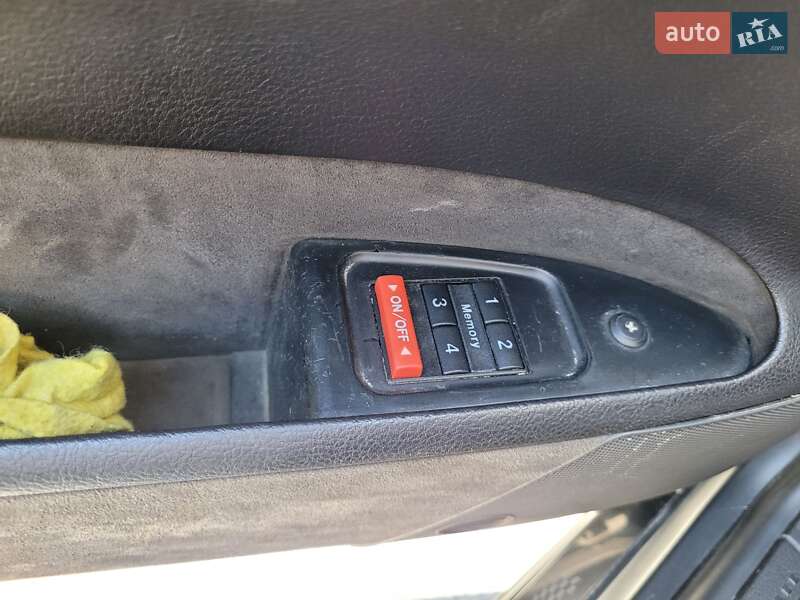 Седан Audi A8 2001 в Днепре