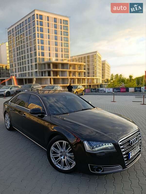 Седан Audi A8 2012 в Львове