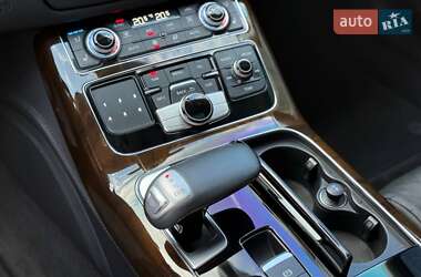 Седан Audi A8 2016 в 